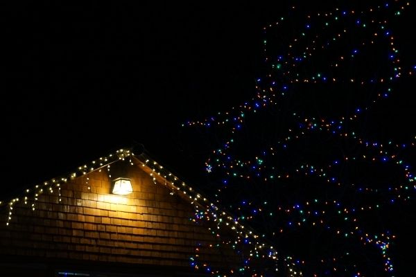 Can I run Christmas lights in the rain?